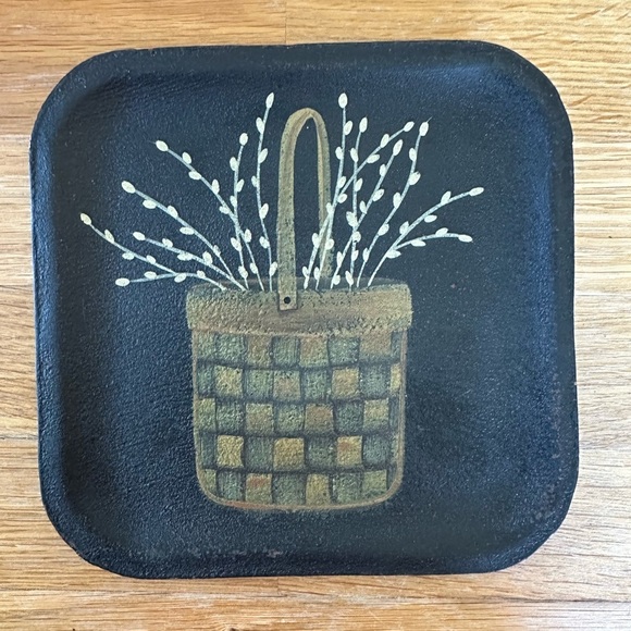 Donna White Decorative Plate Woven Basket Willows Country Home Spoon Rest - Picture 2 of 5